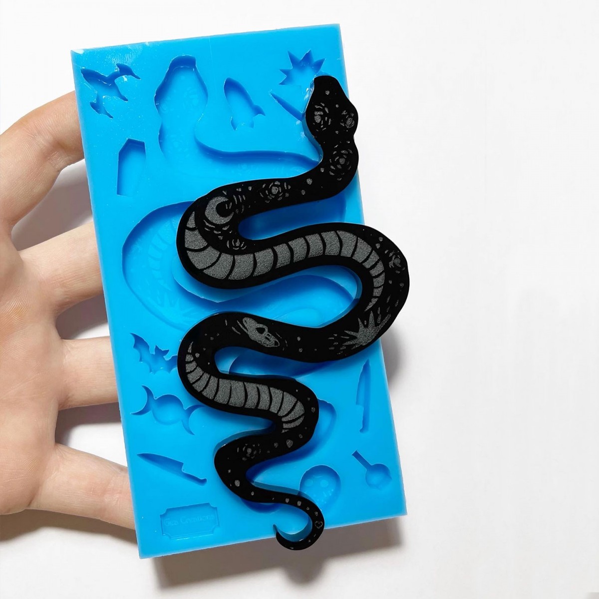 Molde suave de serpiente diseñado por Angenia Creations